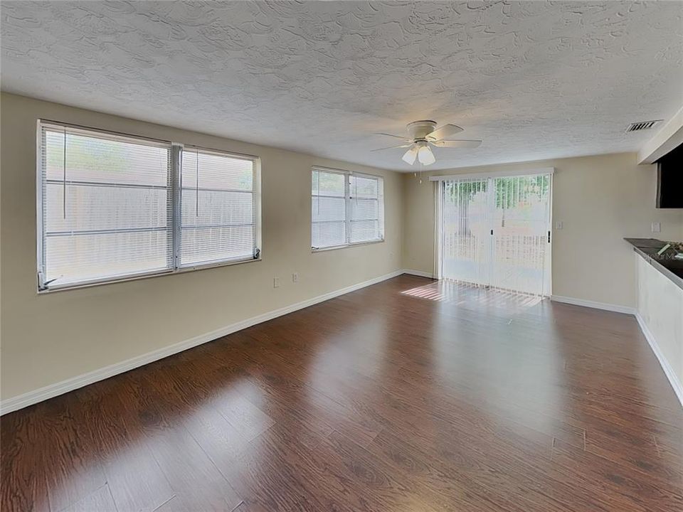 En Renta: $1,775 (3 camas, 2 baños, 1525 Pies cuadrados)