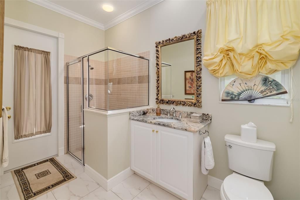 Activo con contrato: $885,000 (3 camas, 3 baños, 3025 Pies cuadrados)