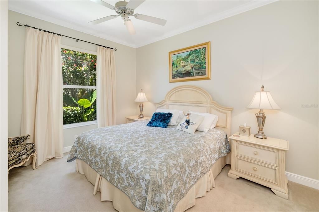 Activo con contrato: $885,000 (3 camas, 3 baños, 3025 Pies cuadrados)