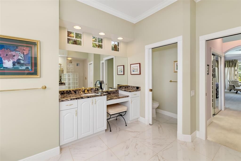 Activo con contrato: $885,000 (3 camas, 3 baños, 3025 Pies cuadrados)