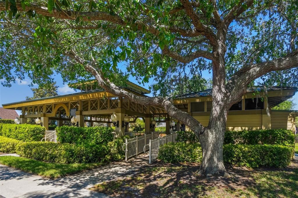 En Venta: $599,999 (4 camas, 3 baños, 2290 Pies cuadrados)