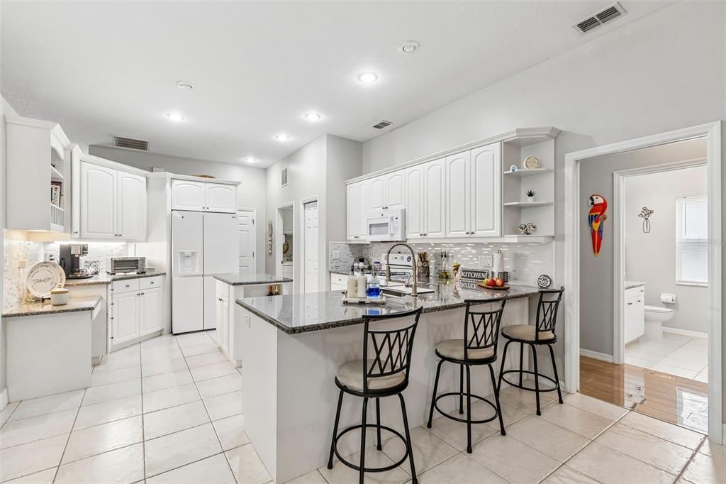 En Venta: $599,999 (4 camas, 3 baños, 2290 Pies cuadrados)