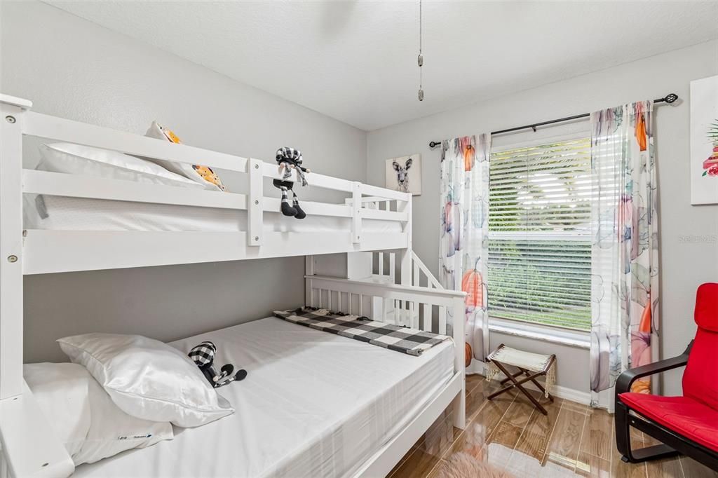 En Venta: $599,999 (4 camas, 3 baños, 2290 Pies cuadrados)