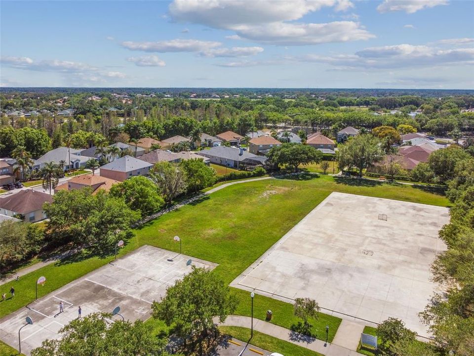 En Venta: $599,999 (4 camas, 3 baños, 2290 Pies cuadrados)