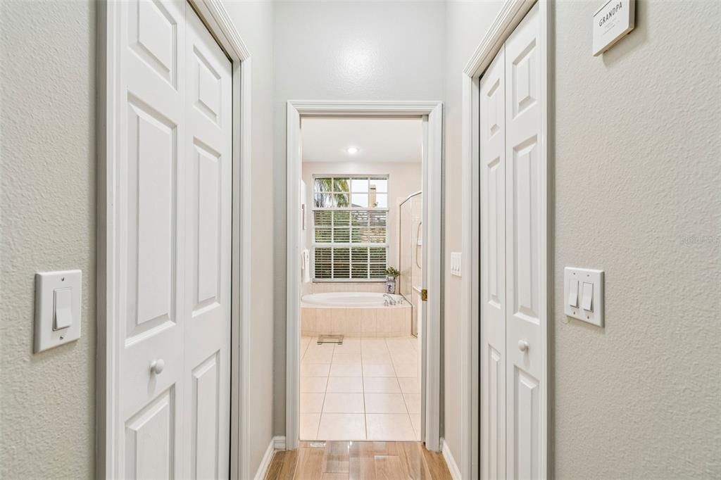 En Venta: $599,999 (4 camas, 3 baños, 2290 Pies cuadrados)