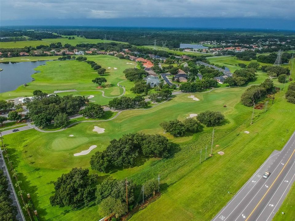 En Venta: $599,999 (4 camas, 3 baños, 2290 Pies cuadrados)