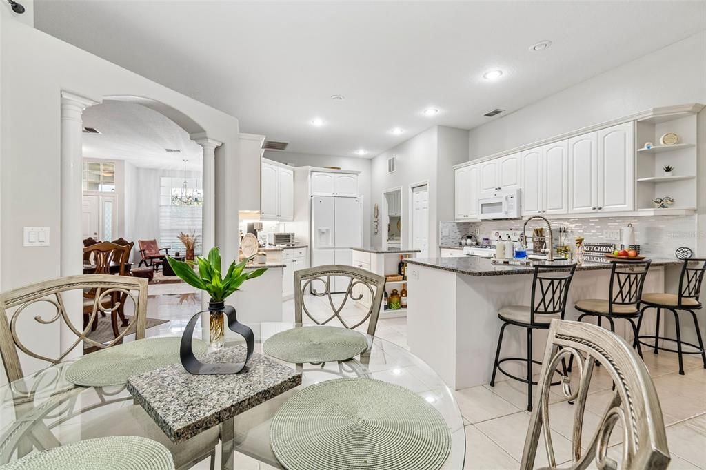 En Venta: $599,999 (4 camas, 3 baños, 2290 Pies cuadrados)