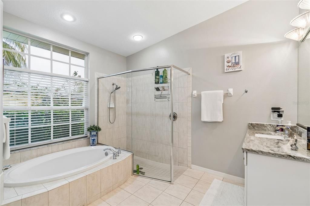 En Venta: $599,999 (4 camas, 3 baños, 2290 Pies cuadrados)