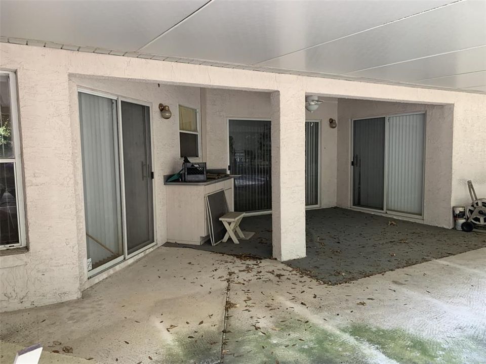 Activo con contrato: $410,000 (3 camas, 2 baños, 2190 Pies cuadrados)