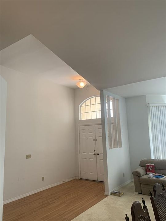 Activo con contrato: $410,000 (3 camas, 2 baños, 2190 Pies cuadrados)