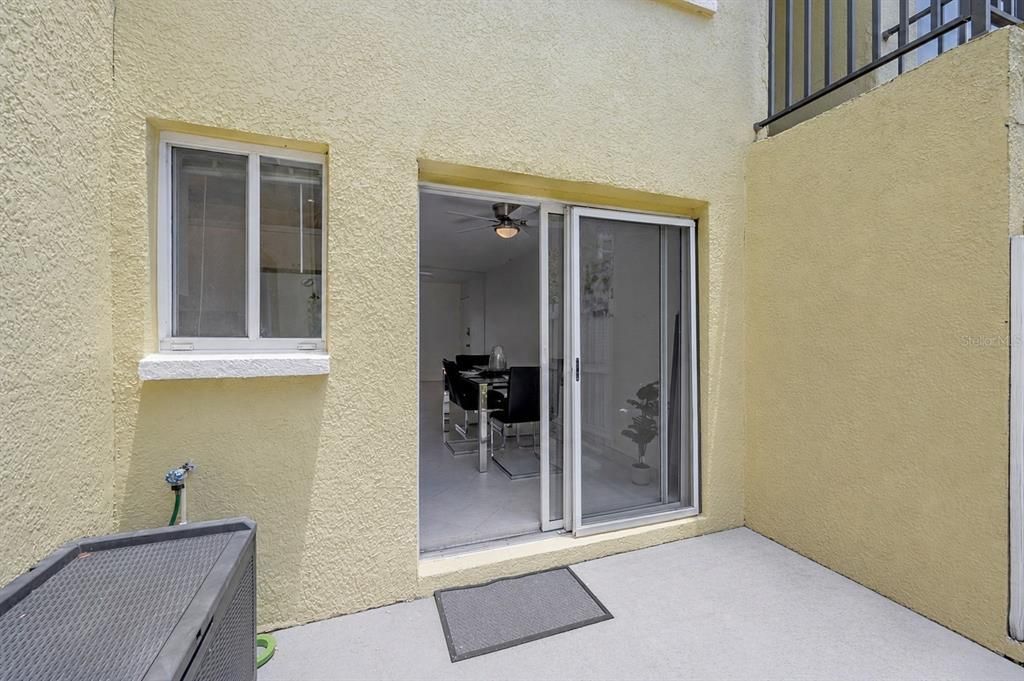 For Sale: $199,000 (1 beds, 1 baths, 702 Square Feet)