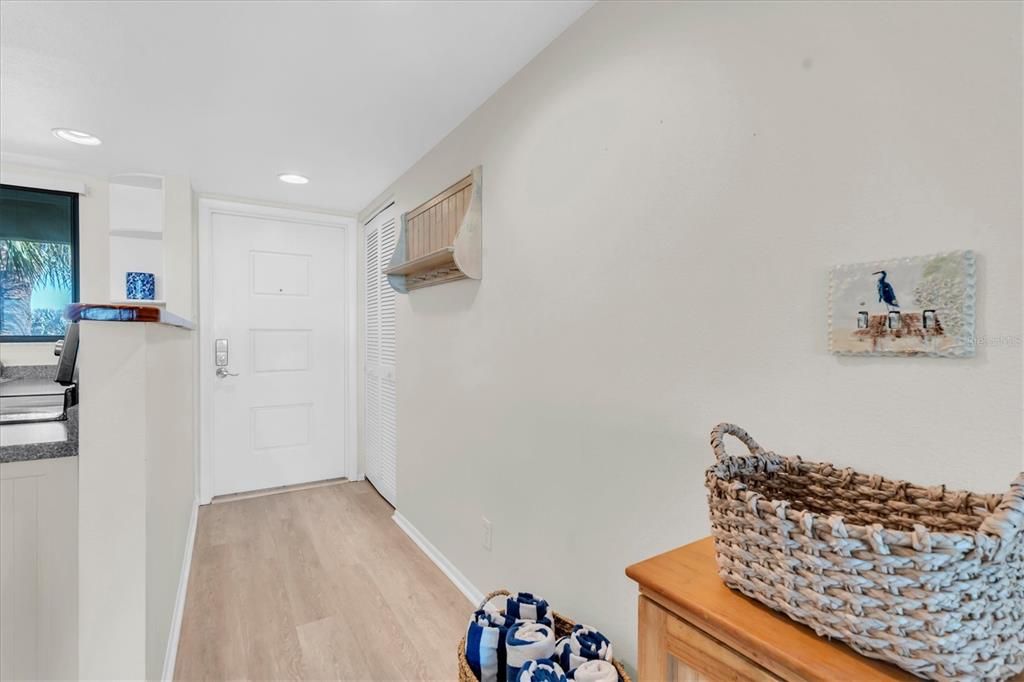 For Sale: $550,000 (2 beds, 2 baths, 1377 Square Feet)