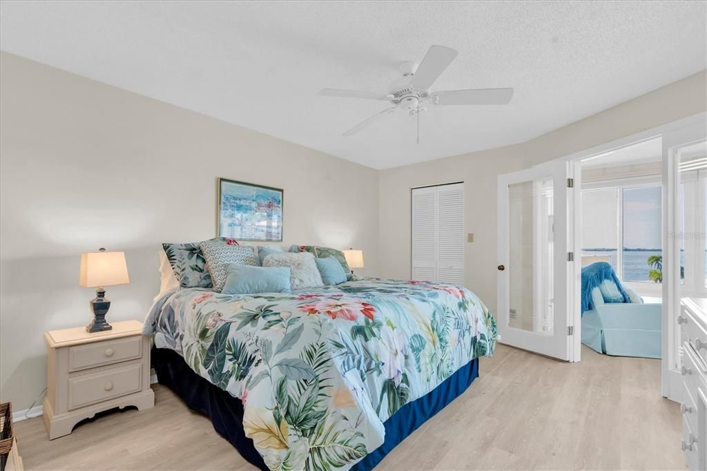 For Sale: $550,000 (2 beds, 2 baths, 1377 Square Feet)