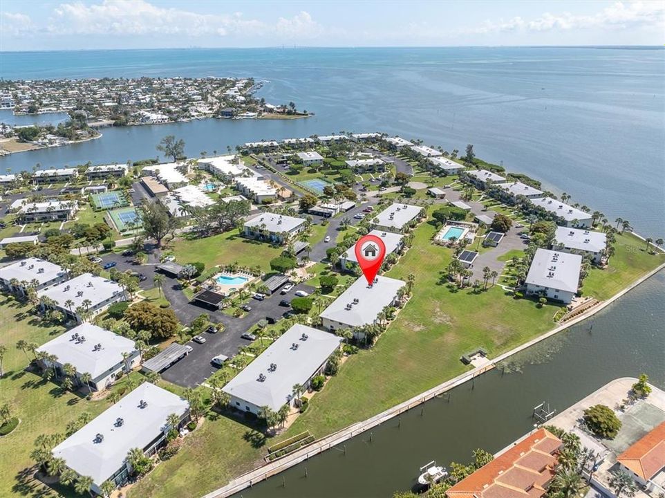 For Sale: $550,000 (2 beds, 2 baths, 1377 Square Feet)