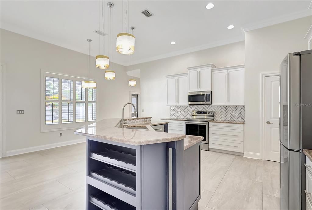 Active With Contract: $550,000 (4 beds, 3 baths, 2547 Square Feet)
