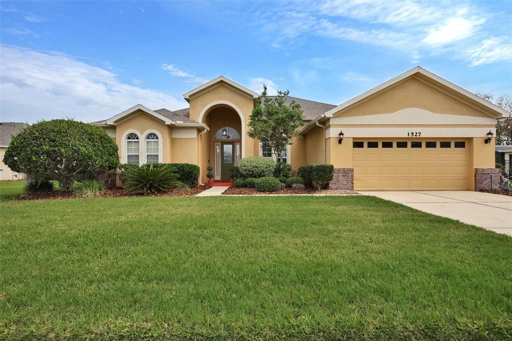 Active With Contract: $574,999 (5 beds, 3 baths, 2871 Square Feet)