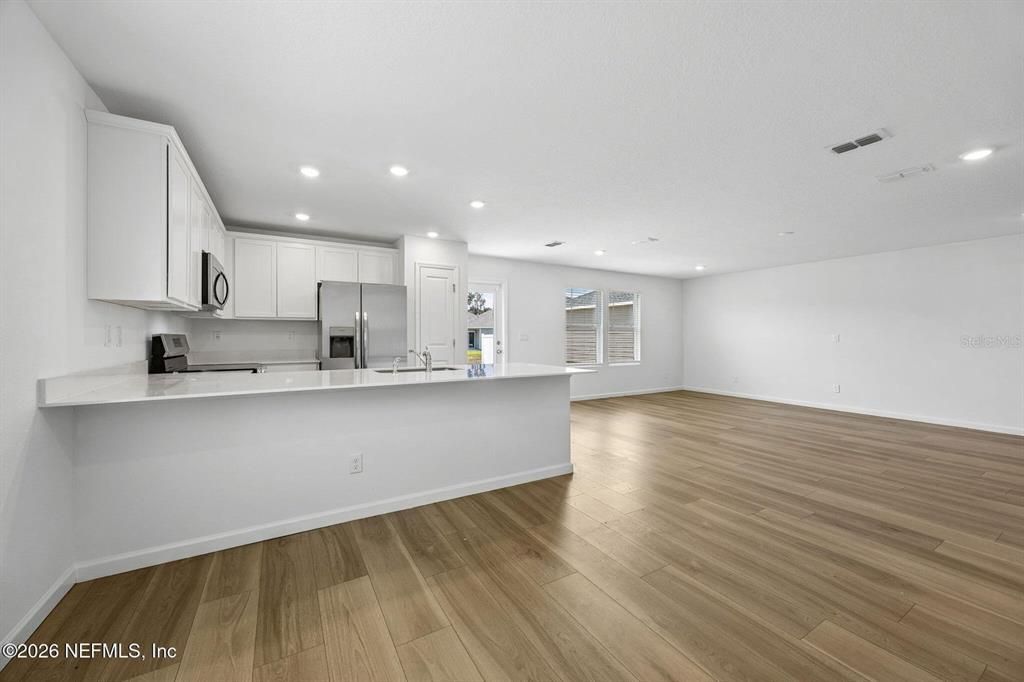 For Sale: $299,000 (4 beds, 3 baths, 1958 Square Feet)