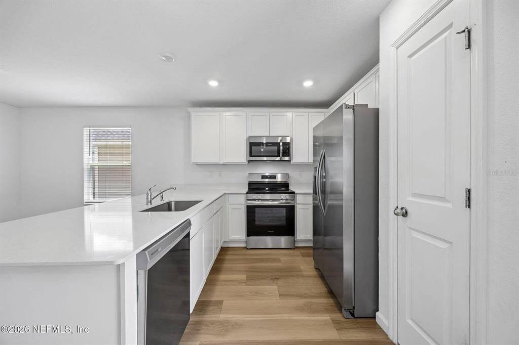 For Sale: $299,000 (4 beds, 3 baths, 1958 Square Feet)