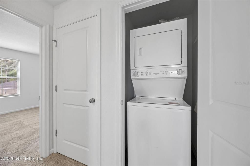 For Sale: $299,000 (4 beds, 3 baths, 1958 Square Feet)