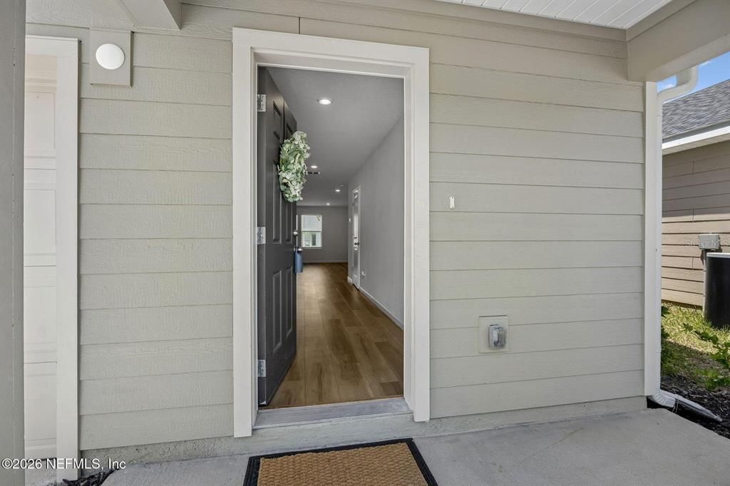 For Sale: $299,000 (4 beds, 3 baths, 1958 Square Feet)