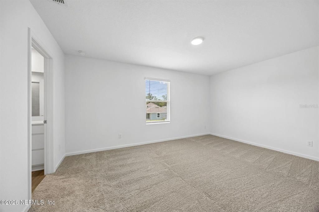 For Sale: $299,000 (4 beds, 3 baths, 1958 Square Feet)