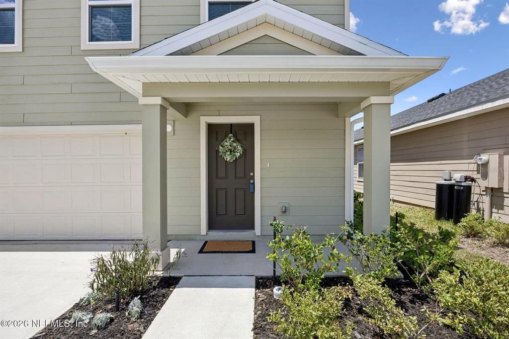 For Sale: $299,000 (4 beds, 3 baths, 1958 Square Feet)