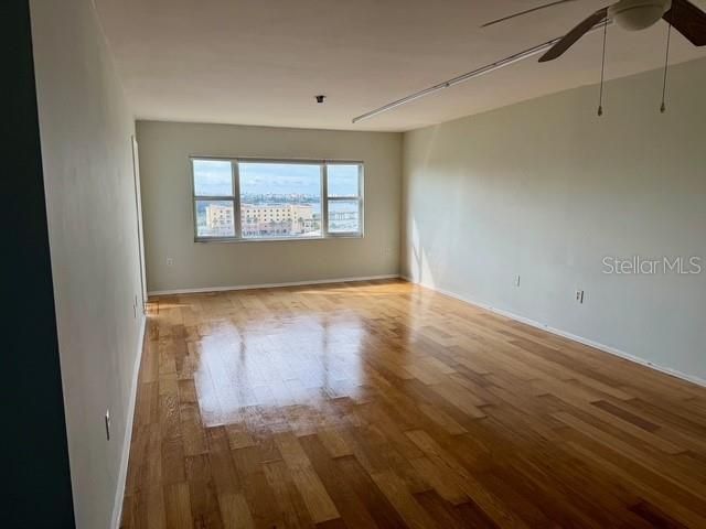 В аренду: $1,800 (2 спален, 2 ванн, 1050 Квадратных фут)