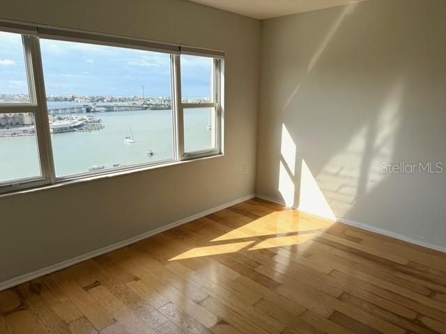 В аренду: $1,800 (2 спален, 2 ванн, 1050 Квадратных фут)