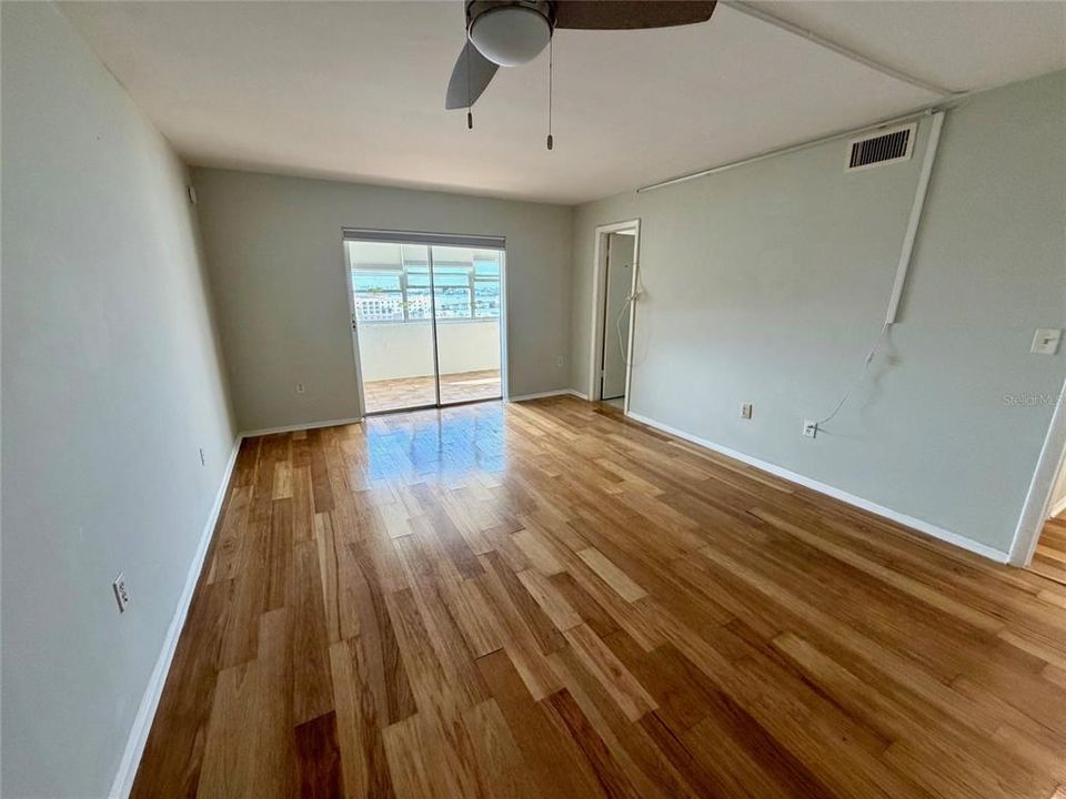 В аренду: $1,800 (2 спален, 2 ванн, 1050 Квадратных фут)