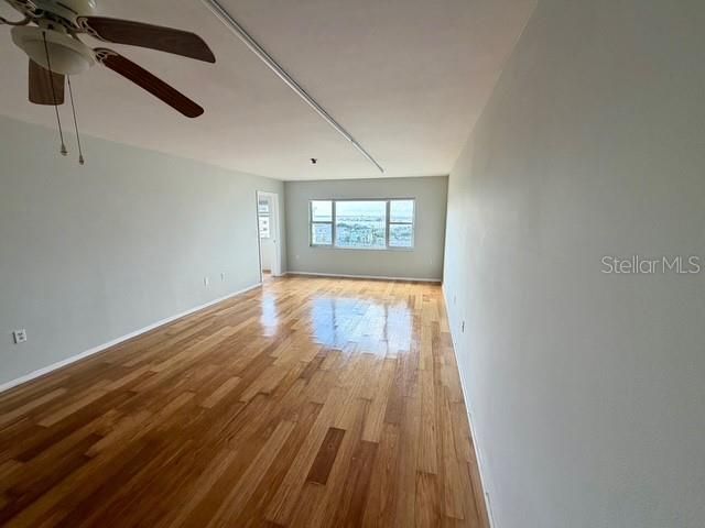 В аренду: $1,800 (2 спален, 2 ванн, 1050 Квадратных фут)