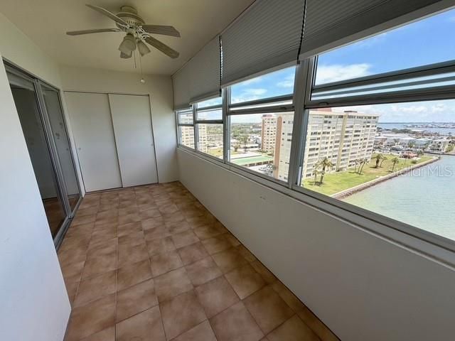 В аренду: $1,800 (2 спален, 2 ванн, 1050 Квадратных фут)