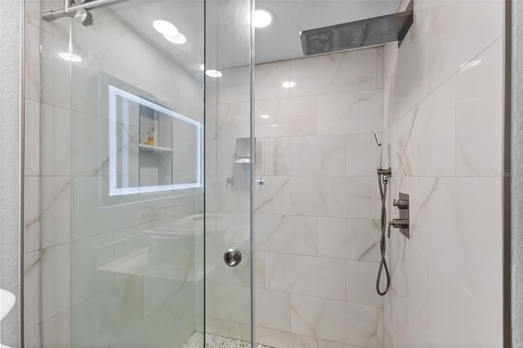 Activo con contrato: $330,000 (1 camas, 1 baños, 789 Pies cuadrados)