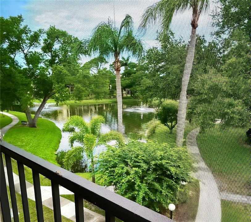 For Sale: $129,900 (2 beds, 2 baths, 1050 Square Feet)