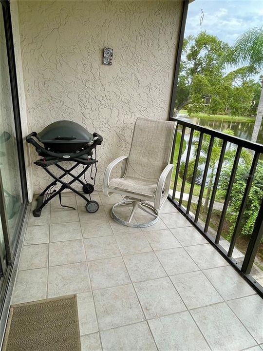 For Sale: $129,900 (2 beds, 2 baths, 1050 Square Feet)