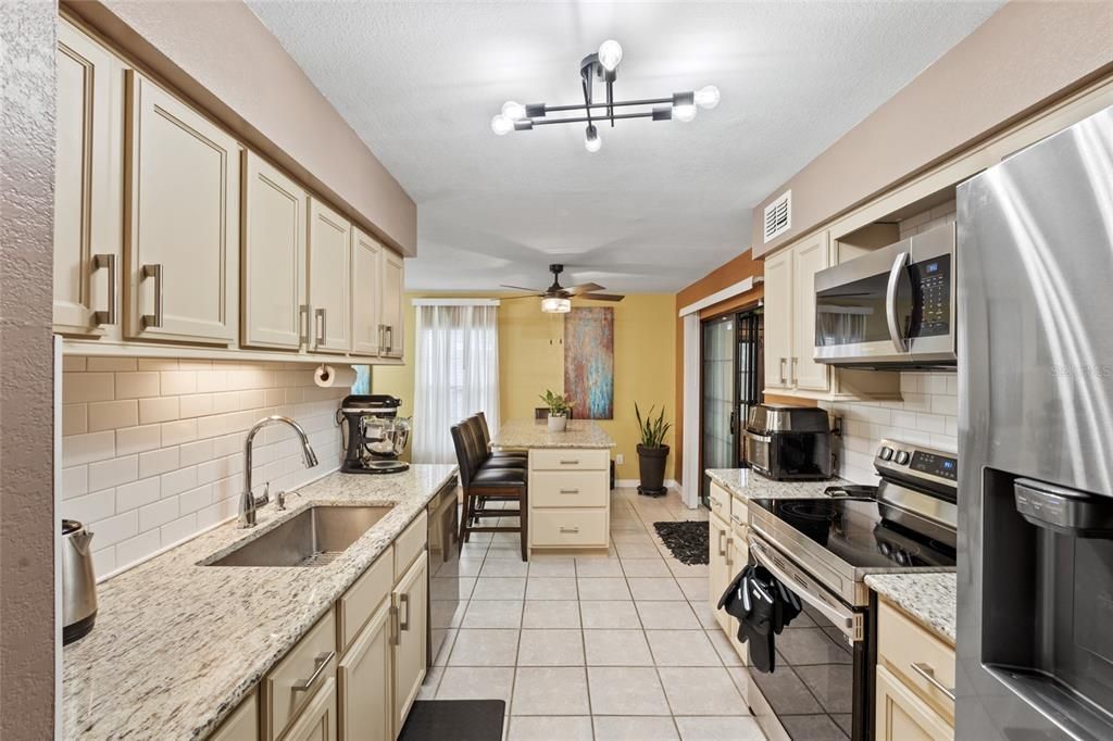 For Sale: $150,000 (2 beds, 2 baths, 1518 Square Feet)