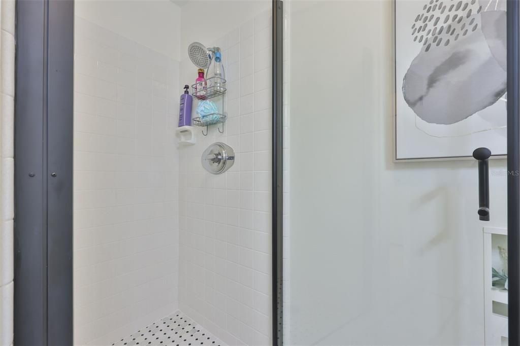 Activo con contrato: $181,000 (2 camas, 2 baños, 1008 Pies cuadrados)