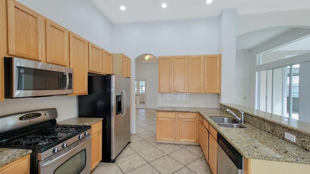 For Rent: $3,300 (3 beds, 2 baths, 2132 Square Feet)