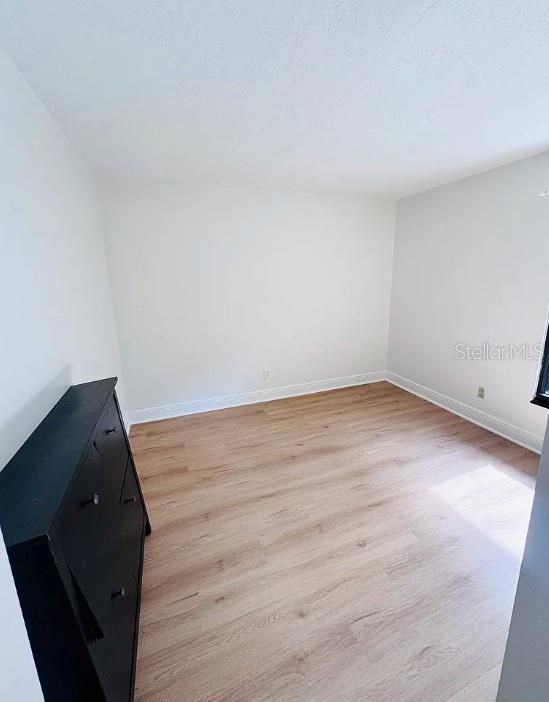 Под контрактом: $2,995 (2 спален, 1 ванн, 1035 Квадратных фут)