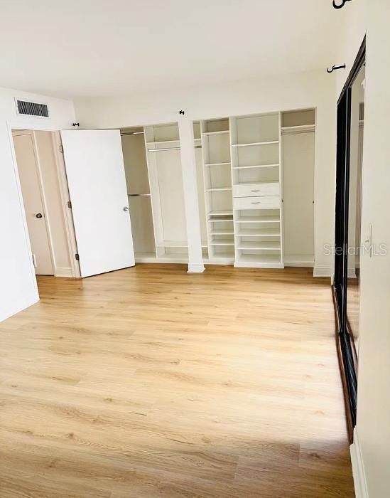 Под контрактом: $2,995 (2 спален, 1 ванн, 1035 Квадратных фут)
