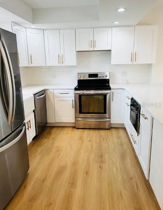 Под контрактом: $2,995 (2 спален, 1 ванн, 1035 Квадратных фут)