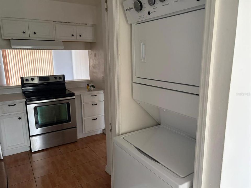 На продажу: $195,000 (2 спален, 2 ванн, 991 Квадратных фут)