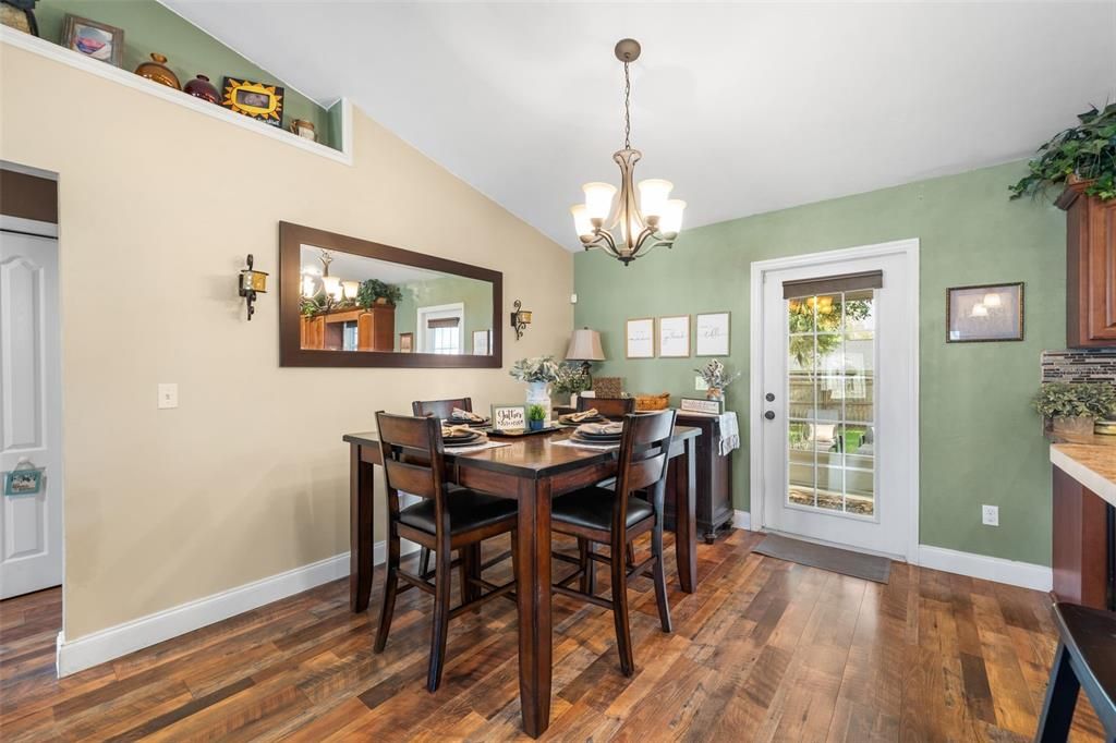 Active With Contract: $279,000 (3 beds, 2 baths, 1390 Square Feet)