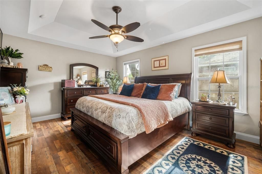 Active With Contract: $279,000 (3 beds, 2 baths, 1390 Square Feet)