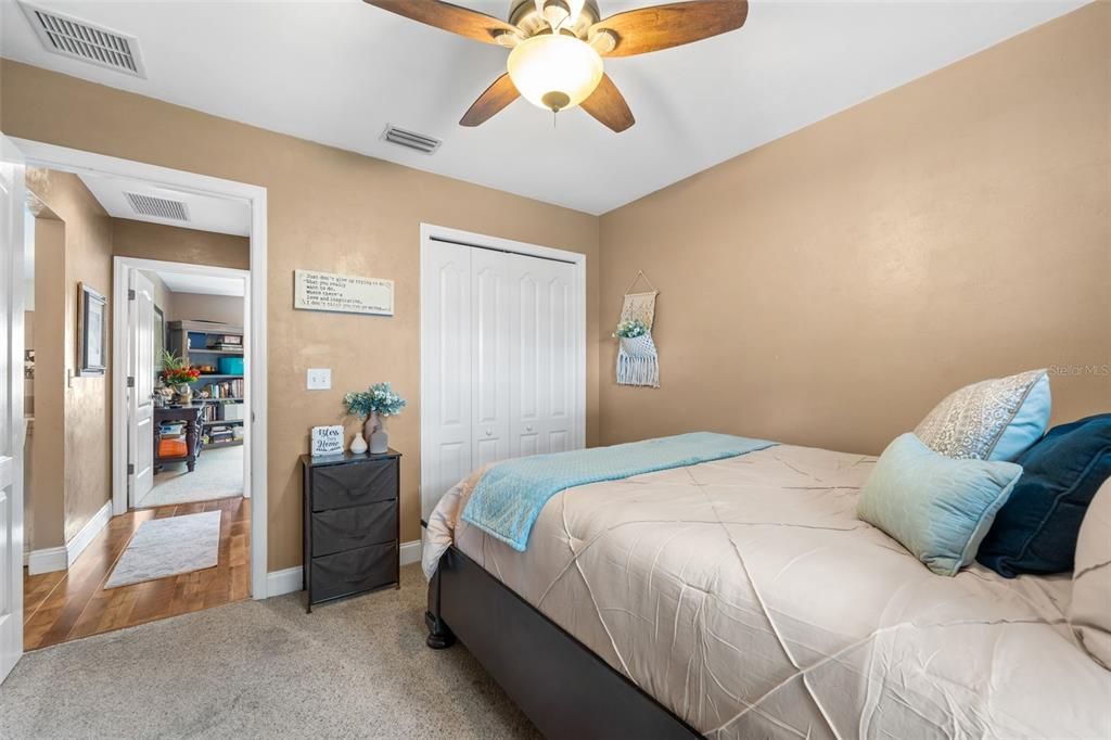 Active With Contract: $279,000 (3 beds, 2 baths, 1390 Square Feet)