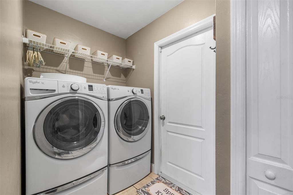 Active With Contract: $279,000 (3 beds, 2 baths, 1390 Square Feet)