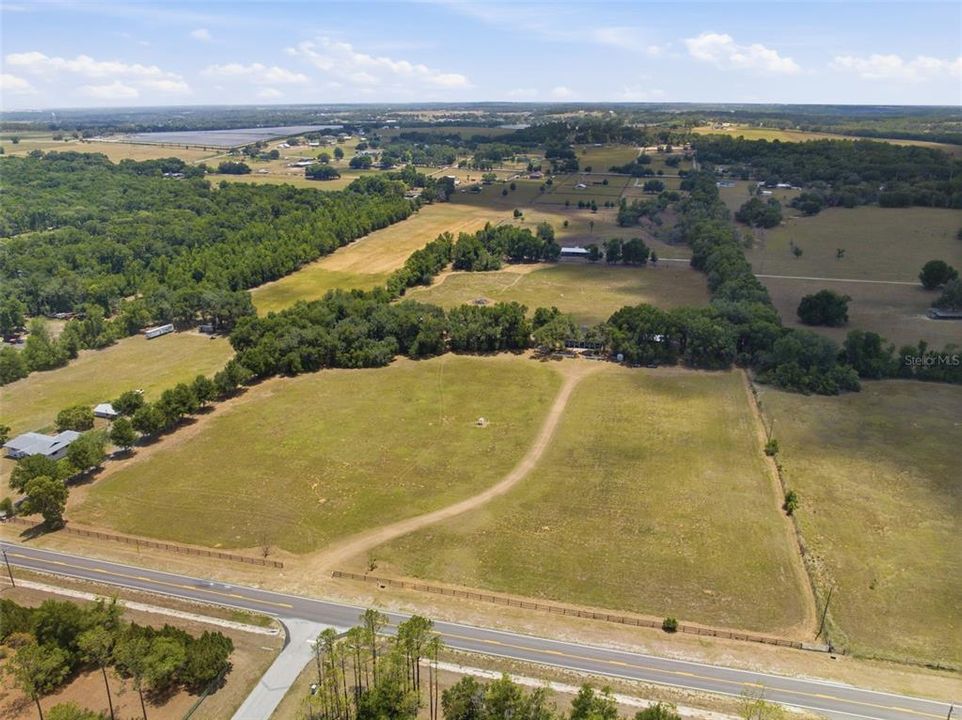 En Venta: $1,300,000 (3 camas, 3 baños, 1696 Pies cuadrados)