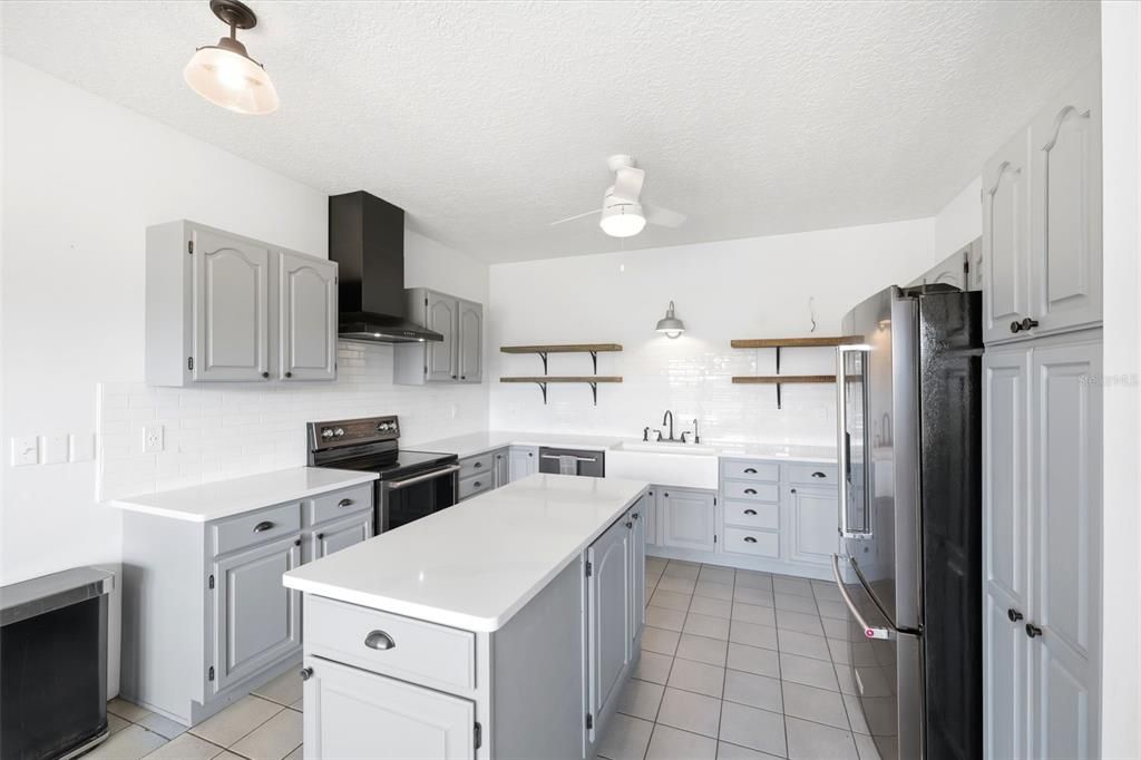 En Venta: $1,300,000 (3 camas, 3 baños, 1696 Pies cuadrados)