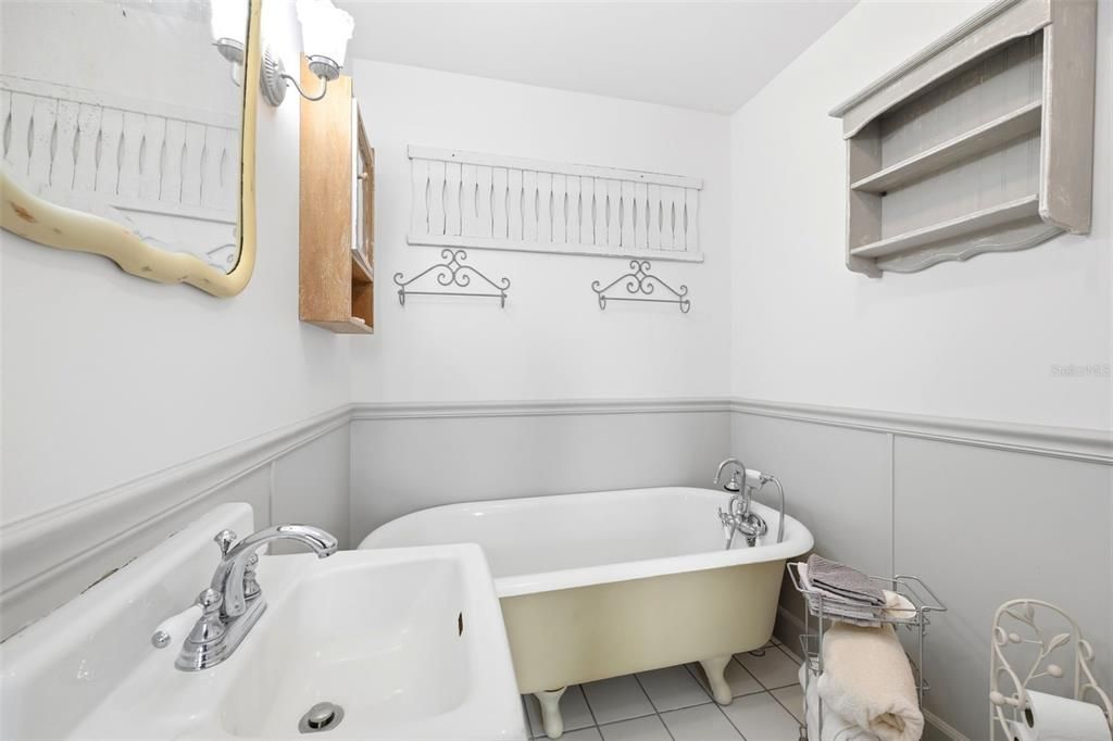 En Venta: $1,300,000 (3 camas, 3 baños, 1696 Pies cuadrados)