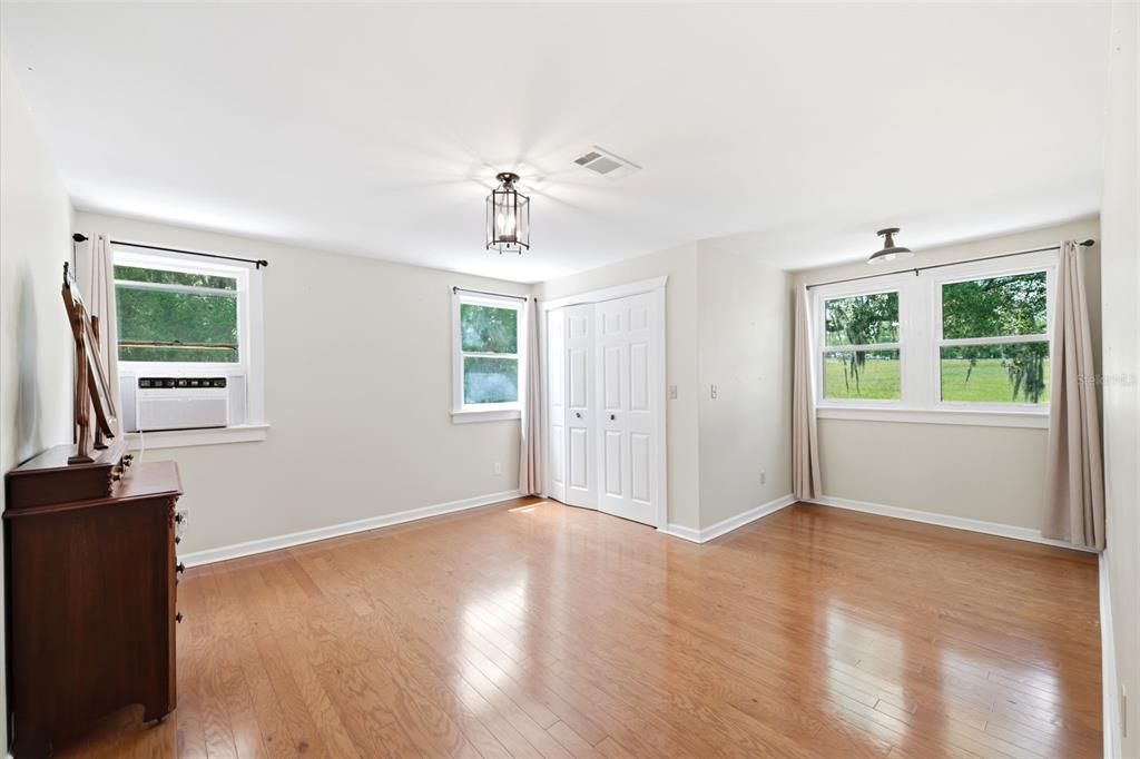 En Venta: $1,300,000 (3 camas, 3 baños, 1696 Pies cuadrados)