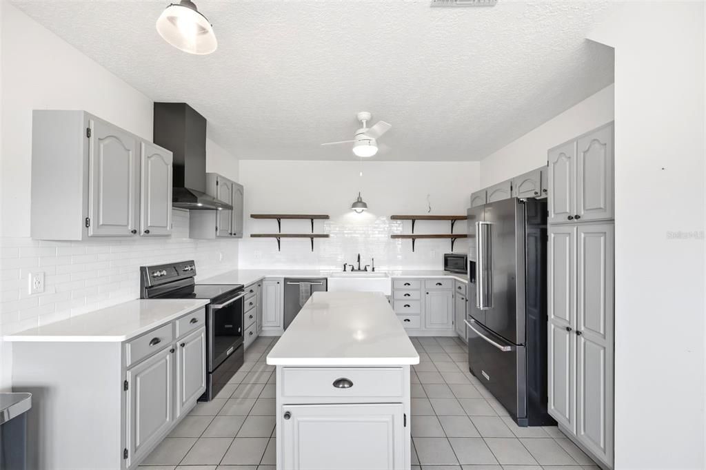 En Venta: $1,300,000 (3 camas, 3 baños, 1696 Pies cuadrados)